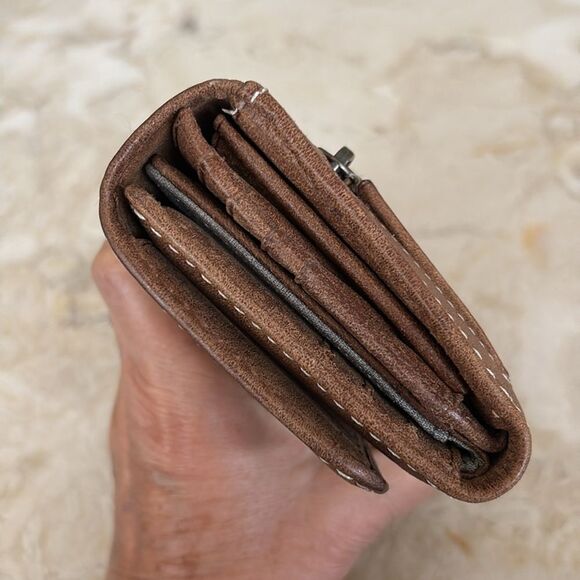 NWOT Roots Tribe Leather Trifold Wallet - Picture 5 of 16